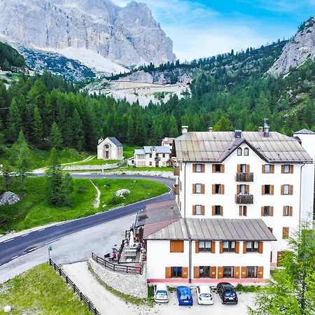 Hotel Al Sasso Di Stria 2*