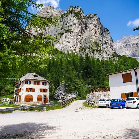 Al Sasso Di Stria Отель Andraz