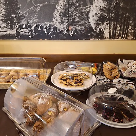 Отель Al Sasso Di Stria 2*