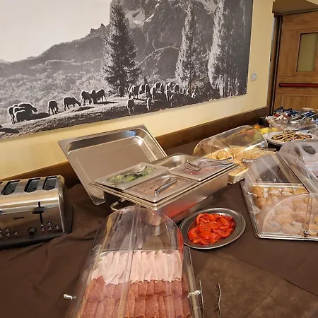 Hotel Al Sasso Di Stria 2*