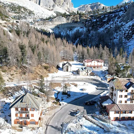 Al Sasso Di Stria ホテル 2*